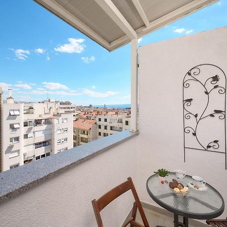 Comfortable Apartment Split Exterior photo